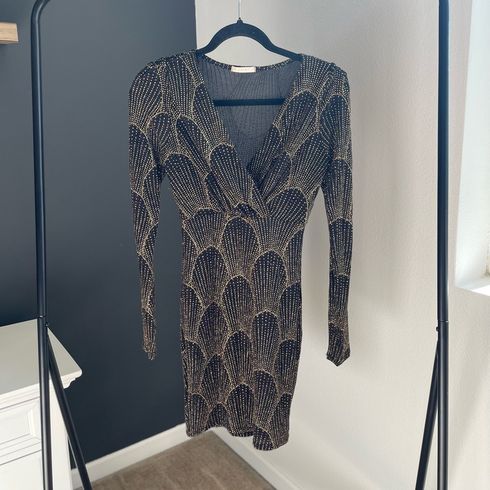 FAUX GOLD SEQUIN LONG SLEEVE V-NECK MIDI SPANDEX DRESS WOMENS SIZE SMALL